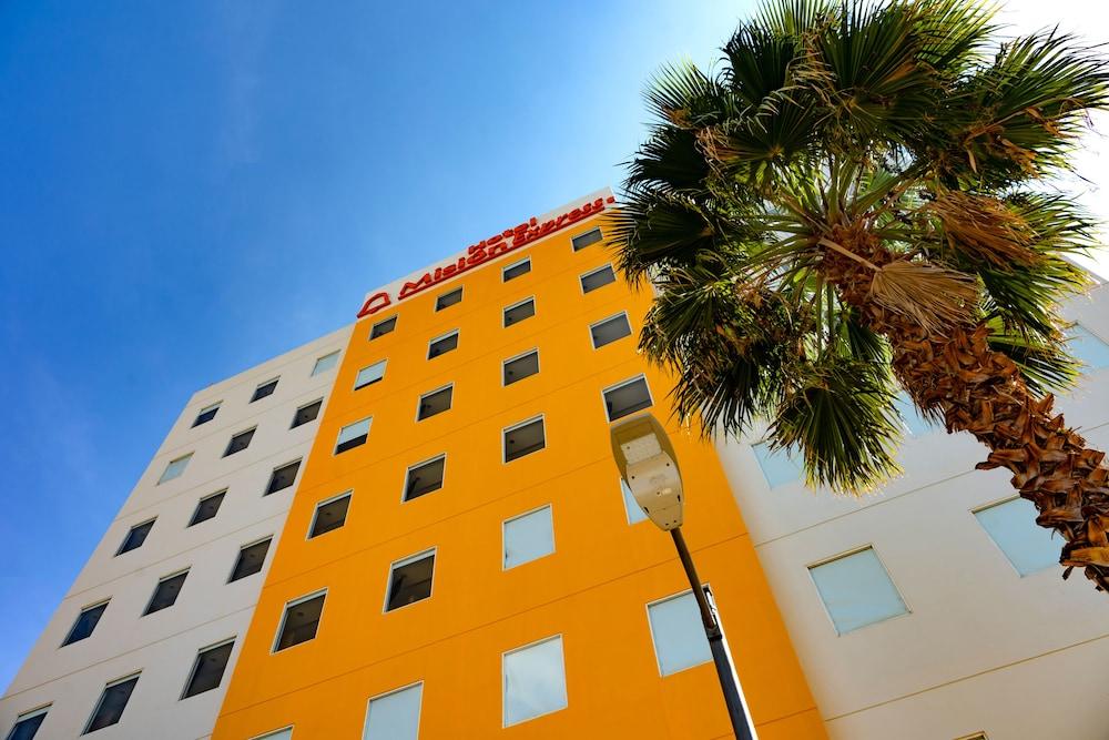 Hotel One Irapuato Exterior foto