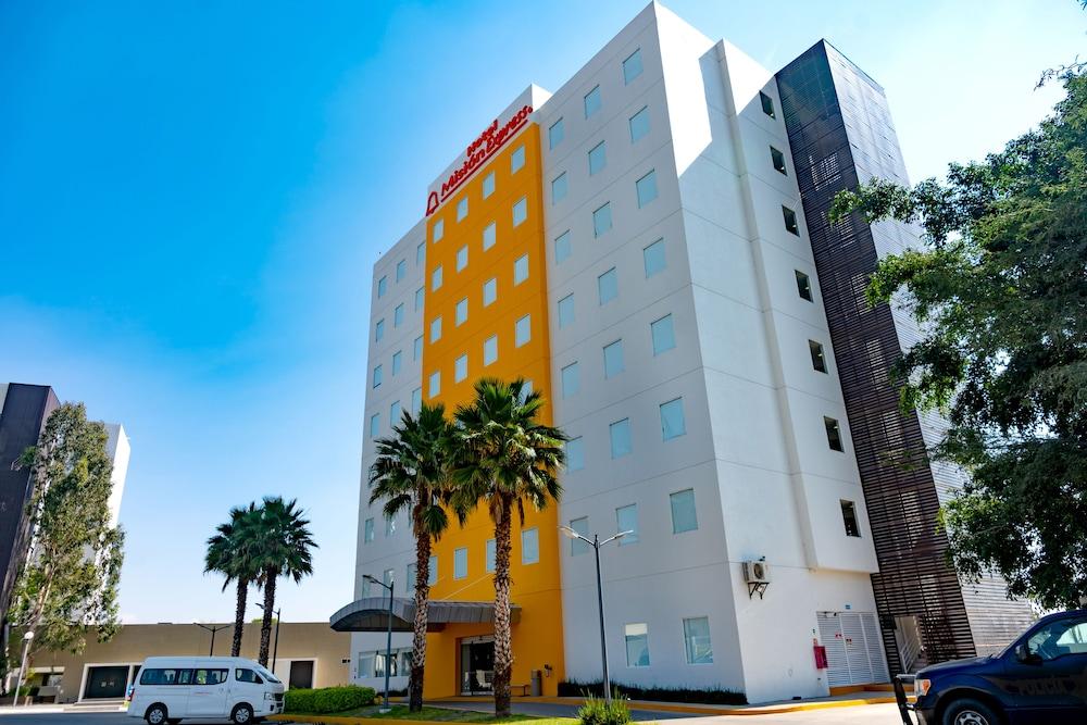Hotel One Irapuato Exterior foto